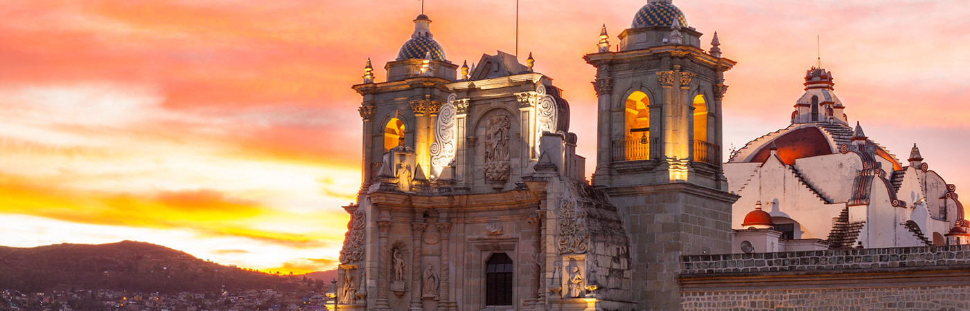 Banner Atractivos - Basílica de la Virgen de la Soledad